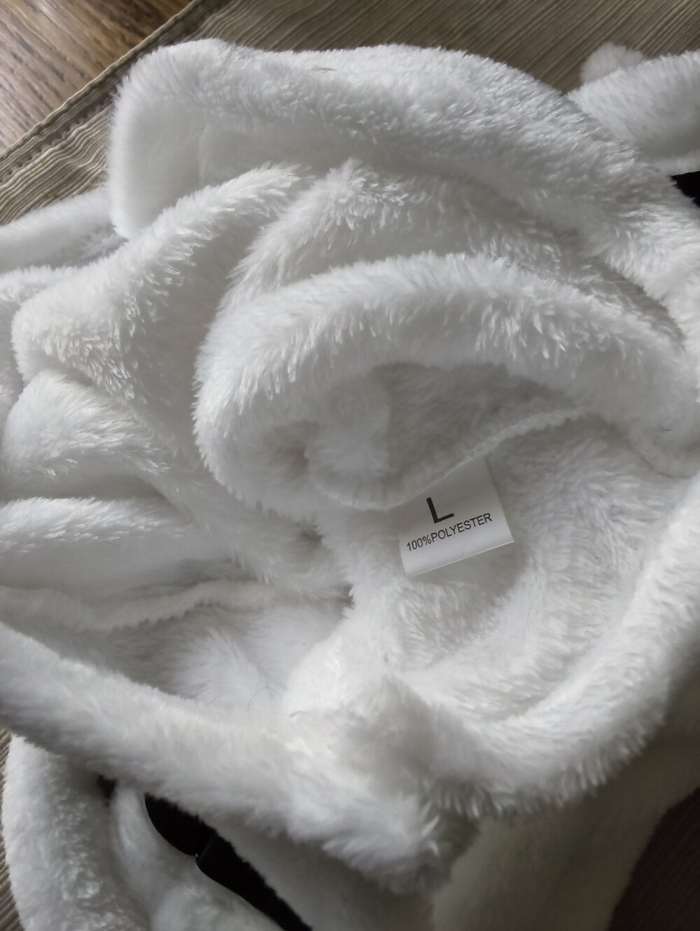 Pet Robe white soft plush with black trim sz Lg ,for A small dog cat new - Picture 7 of 8